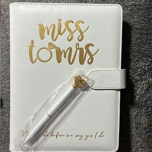 Wedding Planner Notebook (Faux Leather) w/Diamond-tip Pen & Pockets - NWOT